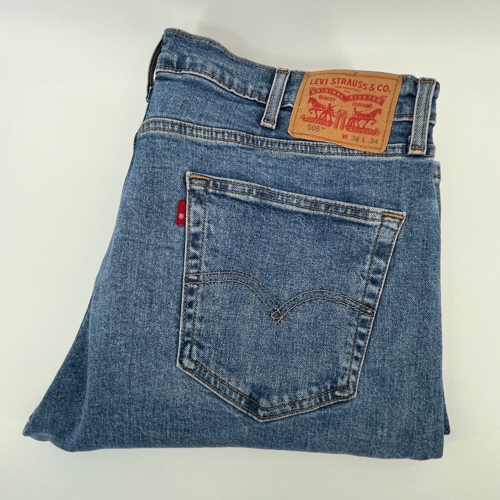 Levi's 505 Regular Fit Jeans Mens 38x34 Blue Medium Wash Straight Leg Denim